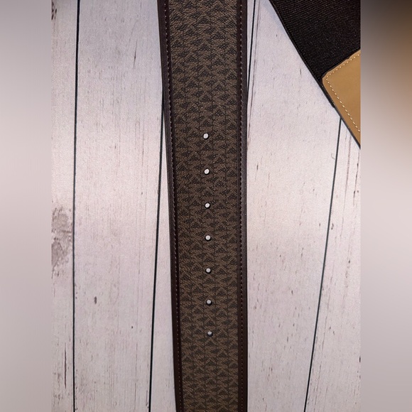 Michael Kors Women's Signature Belt - Picture 13 of 16